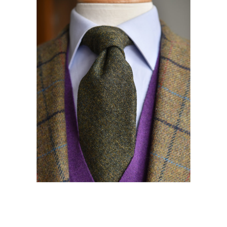 Amidé Hadelin | Abraham Moon Shetland tweed tie - Handmade in Italy, green_styled