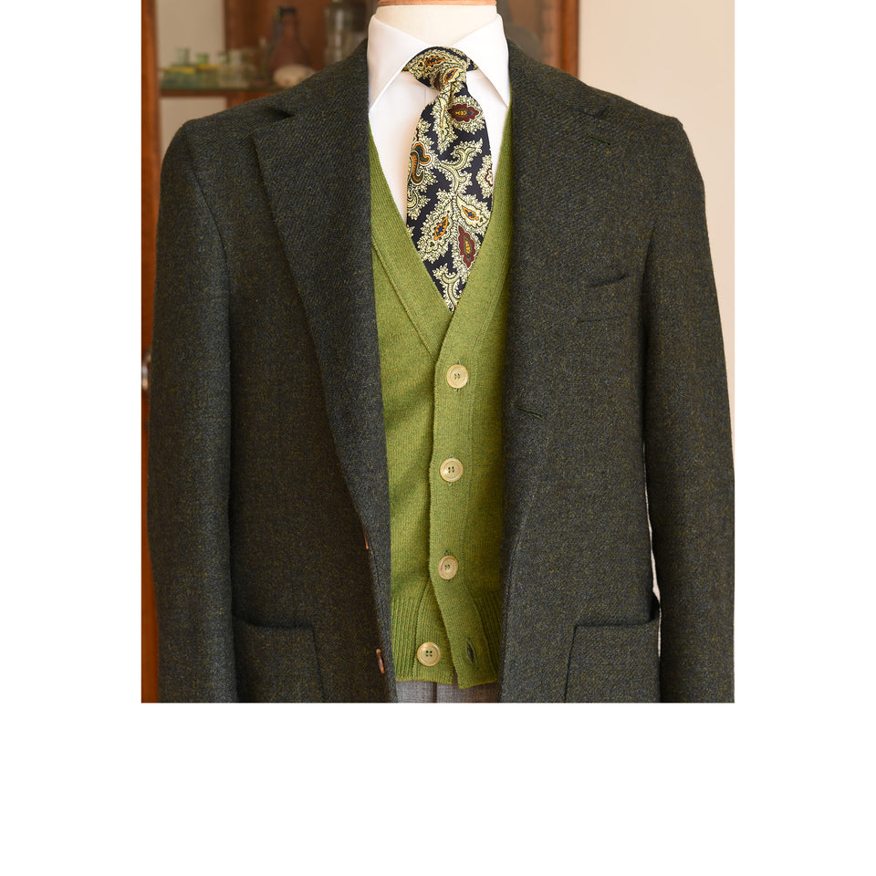 Lambswool short sleeveless cardigan - moss green_styled