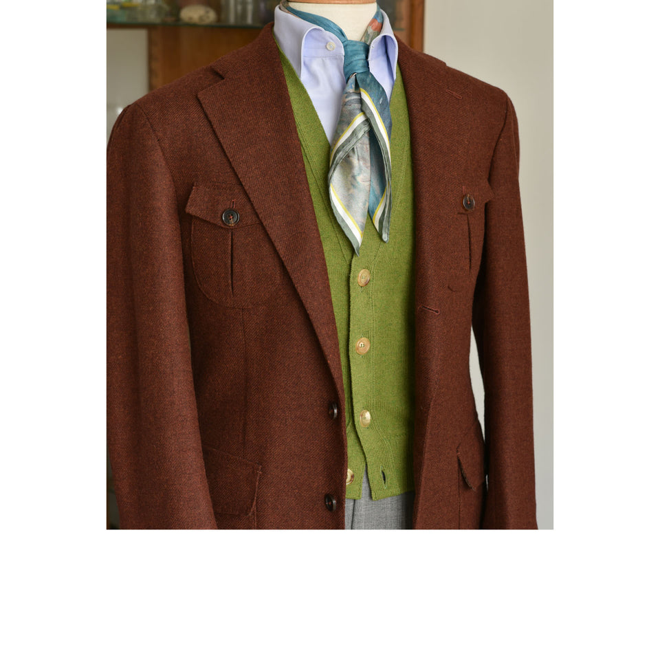 Lambswool short sleeveless cardigan - moss green_styled