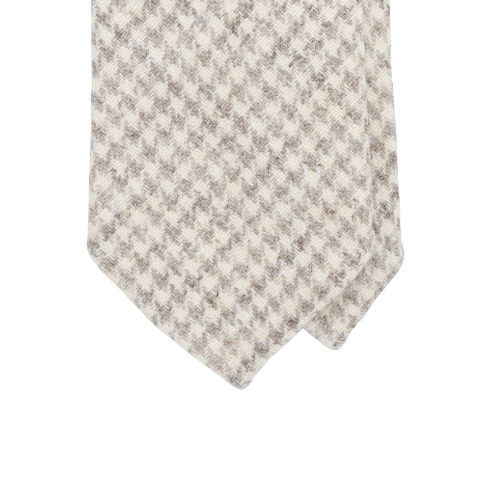 Amidé Hadelin | Marling & Evans houndstooth unyed merino wool tie - Handmade in Italy, natural_tip