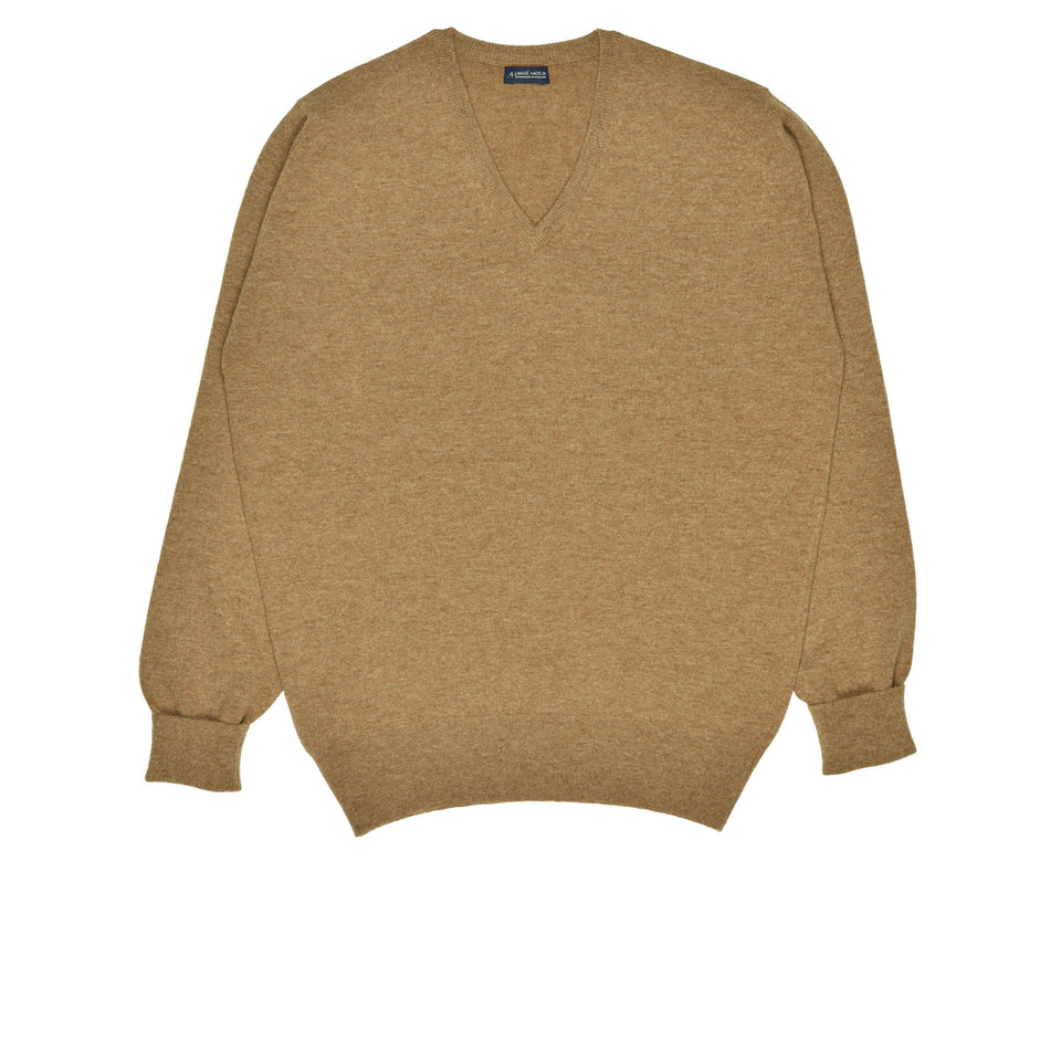 Amidé Hadelin | Super Geelong V-neck jumper - medium brown_full