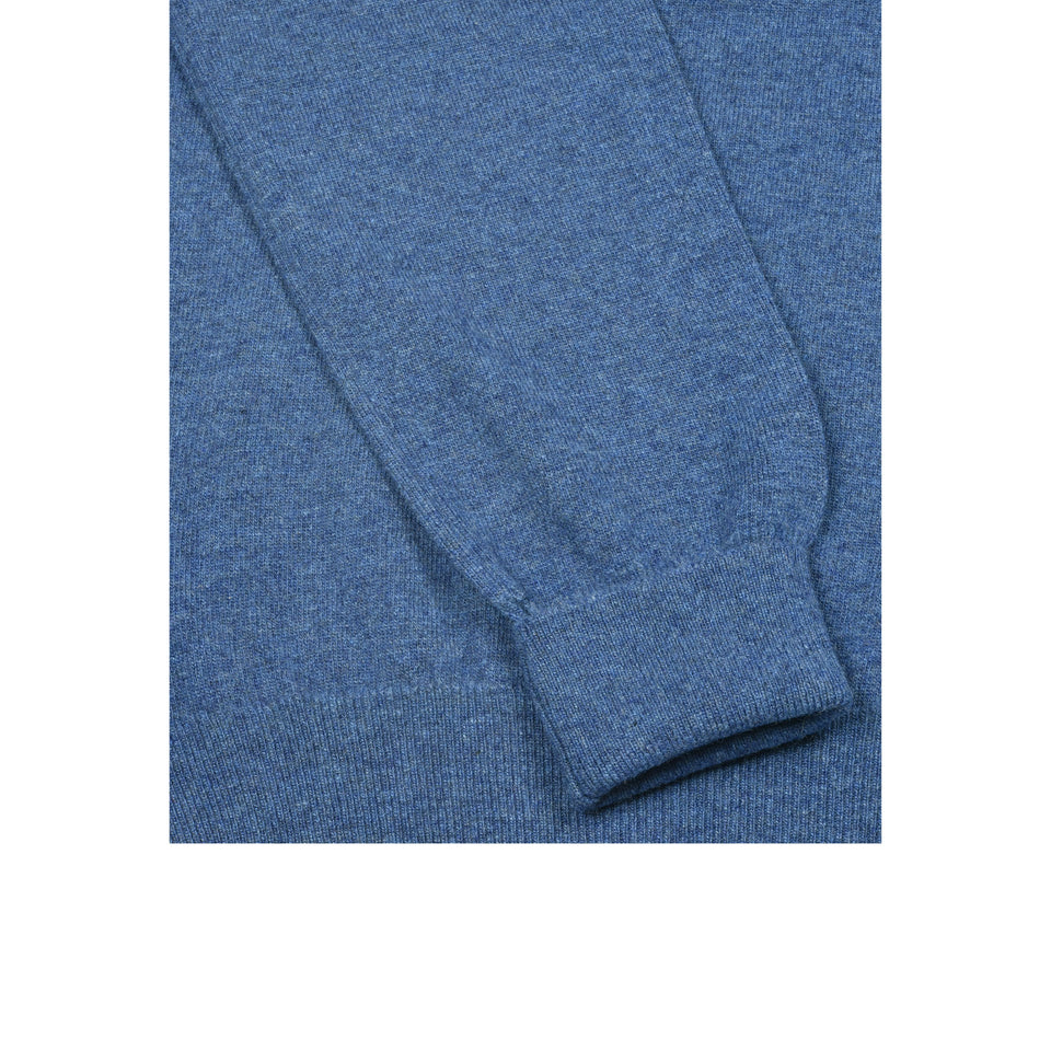 Amidé Hadelin | Super Geelong V-neck jumper - medium blue_cuff