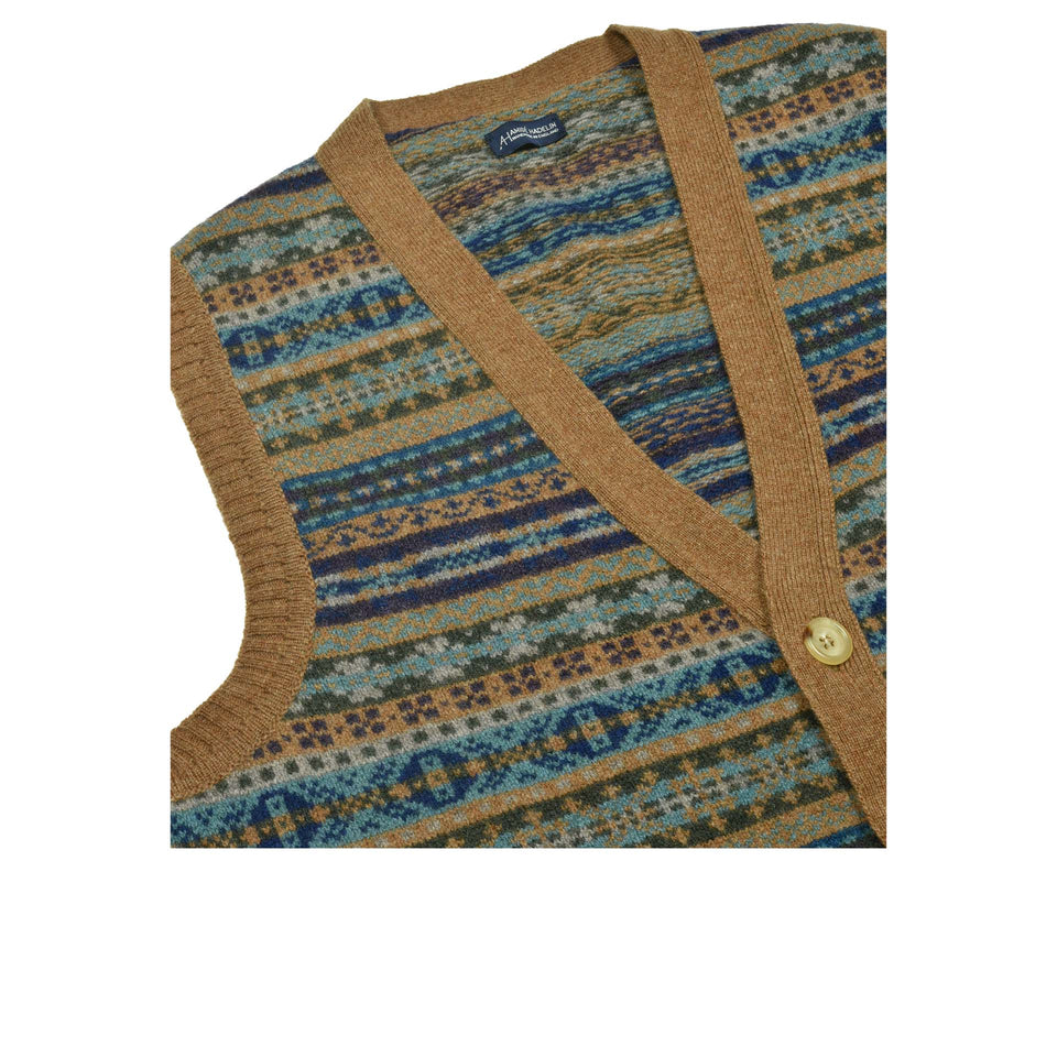 Fair Isle lambswool sleeveless cardigan - medium brown_collar