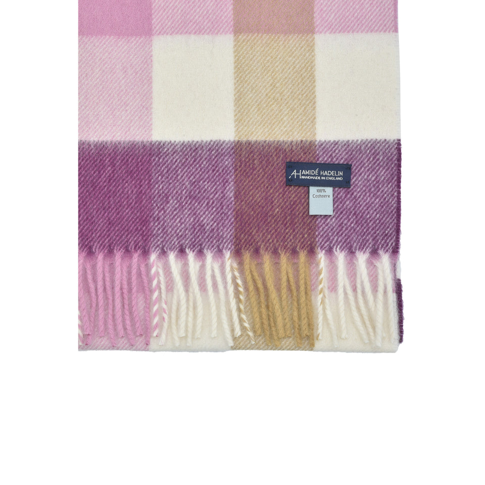 Amidé Hadelin | Cashmere block check scarf, white/pink/rhubarb/beige_label