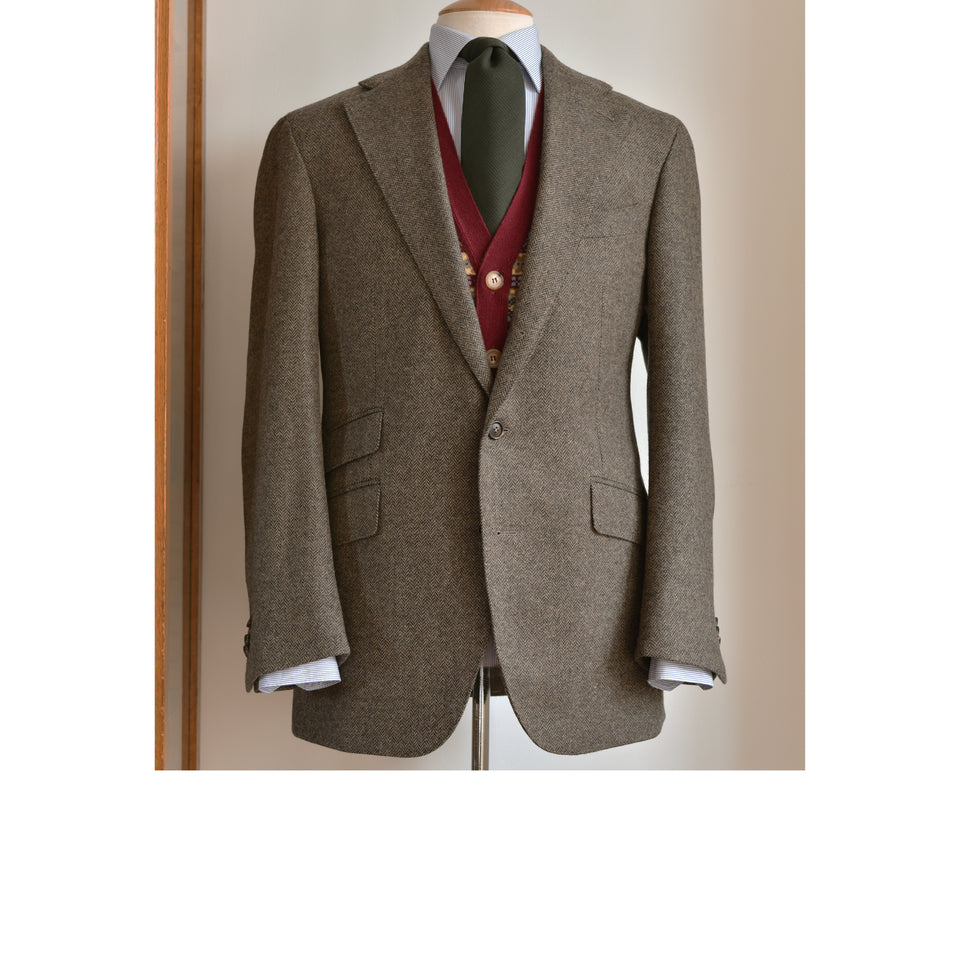 Amidé Hadelin | MTO | Abraham Moon herringbone hacking jacket - natural/brown_full