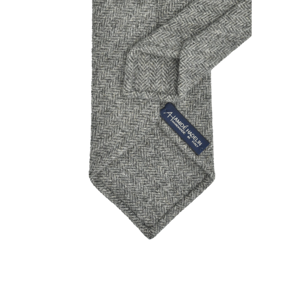 Amidé Hadelin | Loden herringbone tie, grey_back