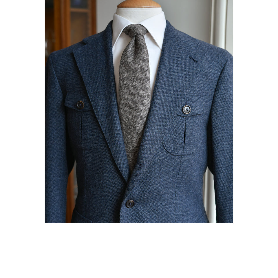 Amidé Hadelin | Loden herringbone tie, brown_styled