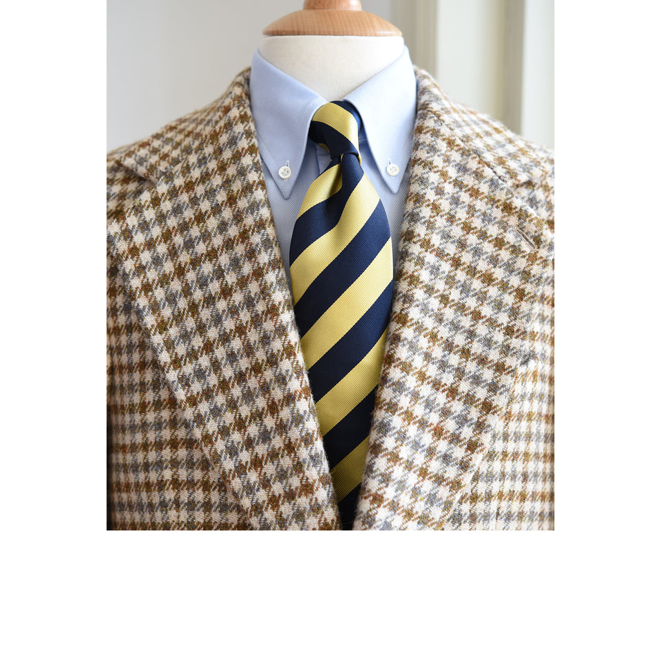 Amidé Hadelin | Regimental silk repp tie - navy/yellow_styled