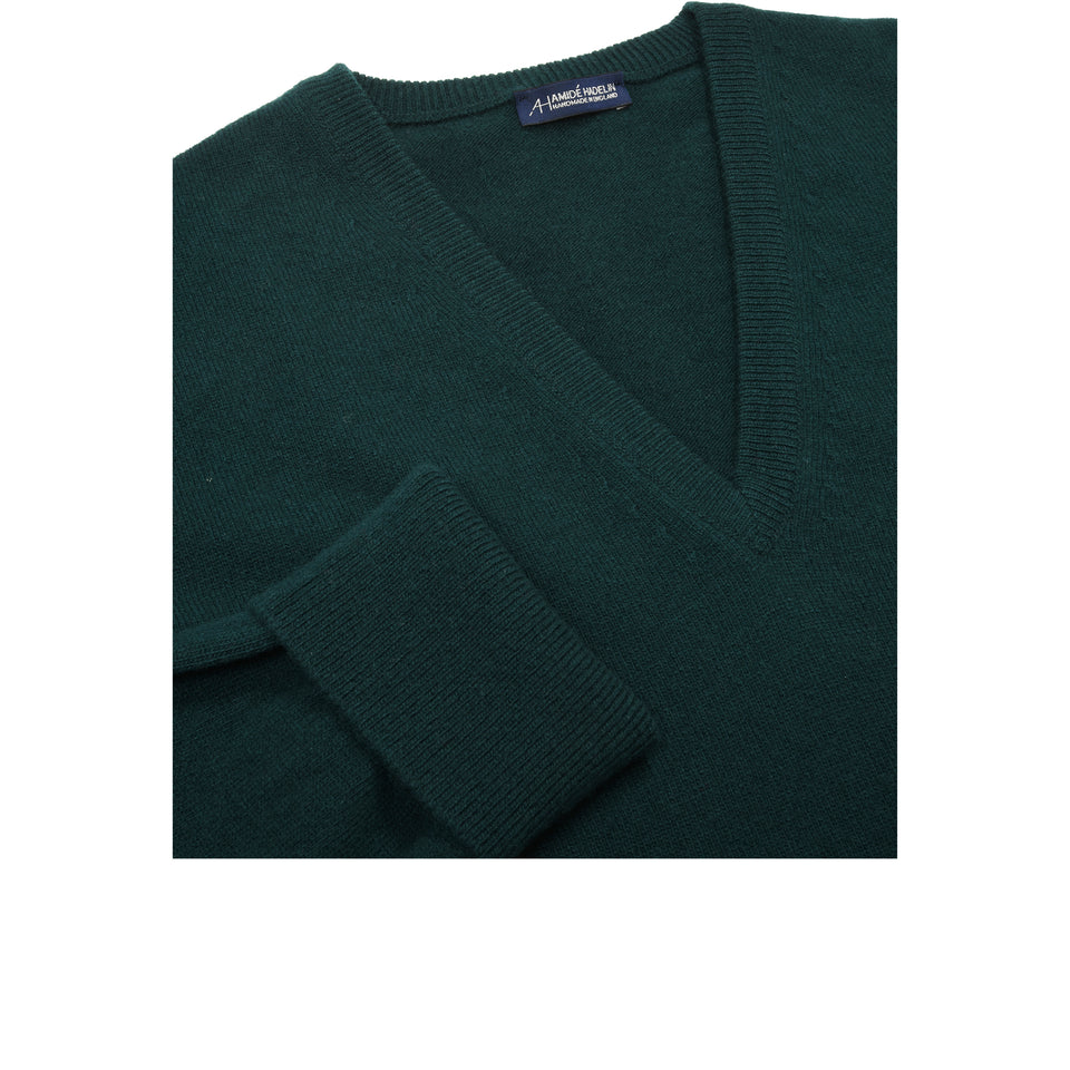 Amidé Hadelin | Super Geelong V-neck jumper - dark green_neck
