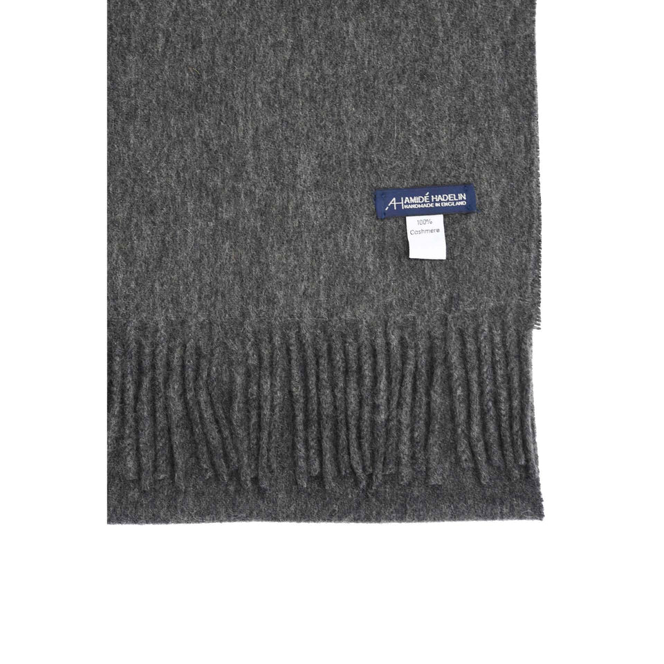 Amidé Hadelin | Cashmere scarf, mid grey_label