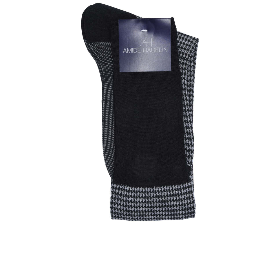 Amidé Hadelin | Knee high houndstooth wool socks - dark grey/light grey_label